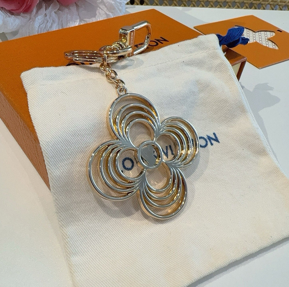 LOUIS VUITTON MO2798 Canvas Metal Bag Charm Keychain
