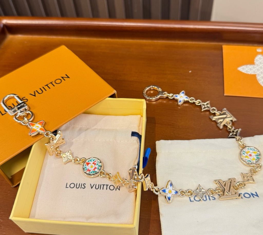 LOUIS VUITTON Metal Bag Charm Keychain