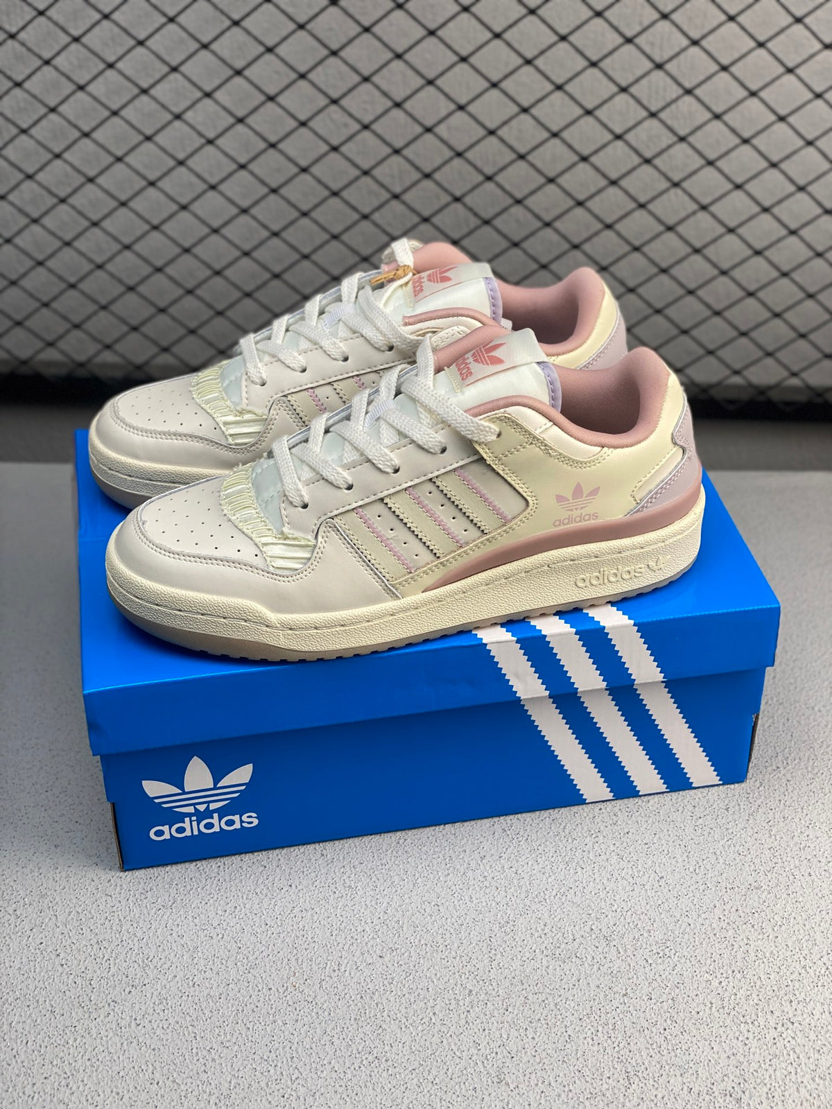 adidas FORUM - Image 1