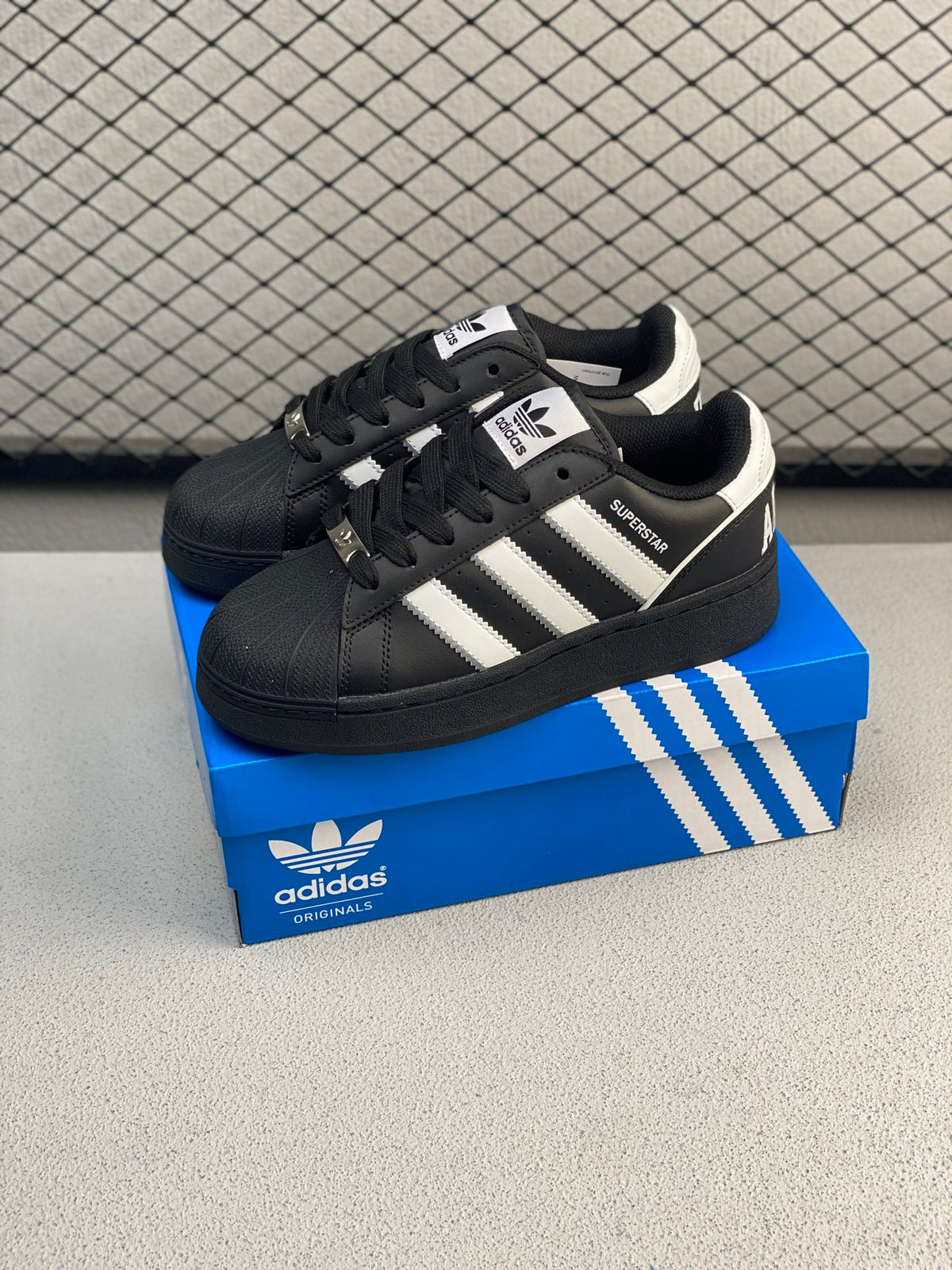 Adidas Originals SUPERSTAR XLG W 👏 - Image 1