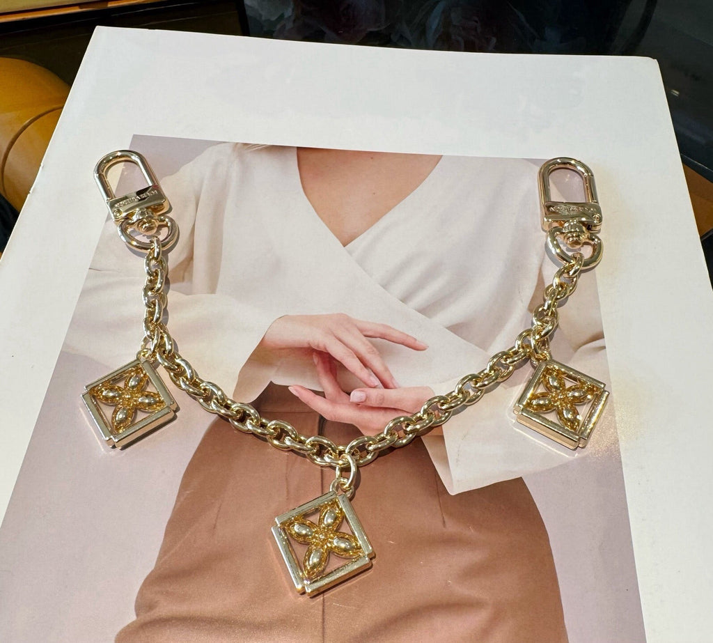 LOUIS VUITTON Metal Bag Charm Keychain