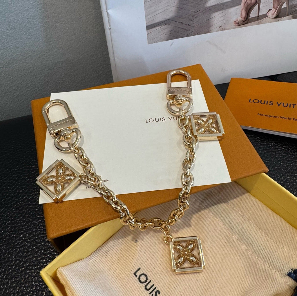 LOUIS VUITTON Metal Bag Charm Keychain