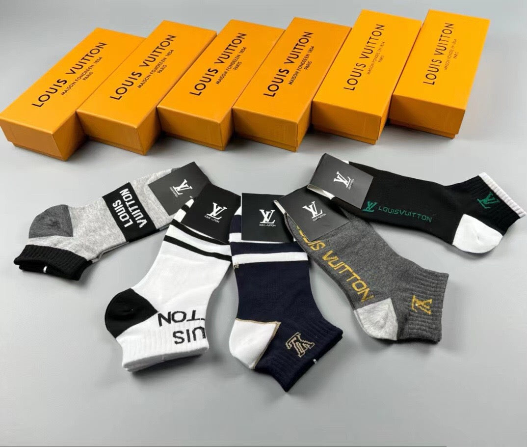 Louis Vuitton Cotton Crew Socks – 5-Pair Set #007