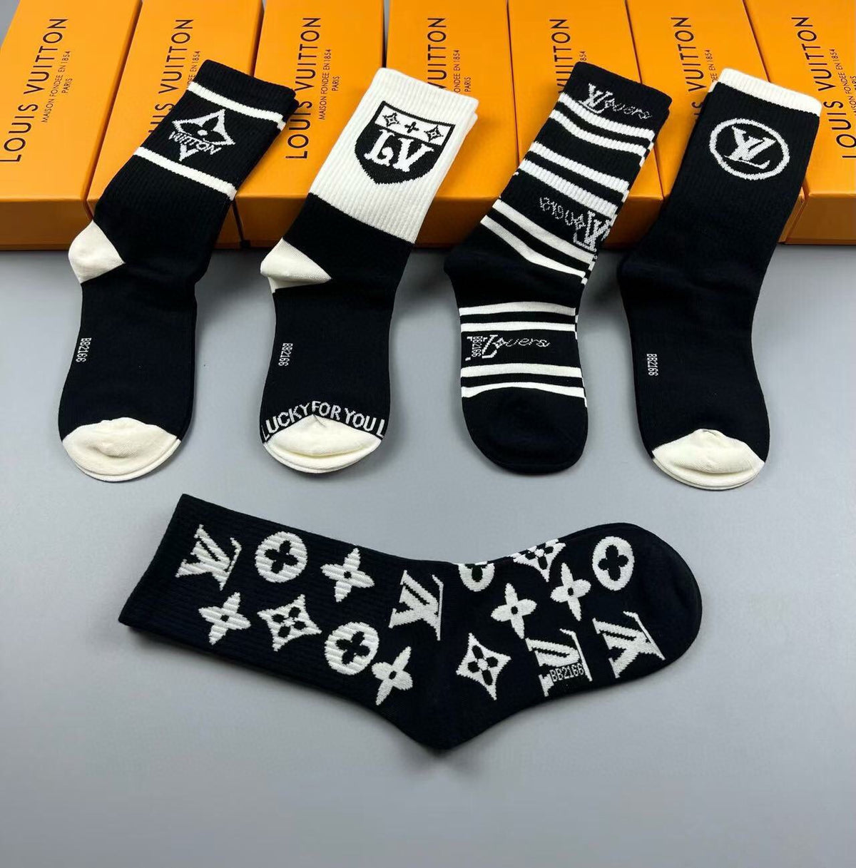 Louis Vuitton Cotton Crew Socks – 5-Pair Set #005