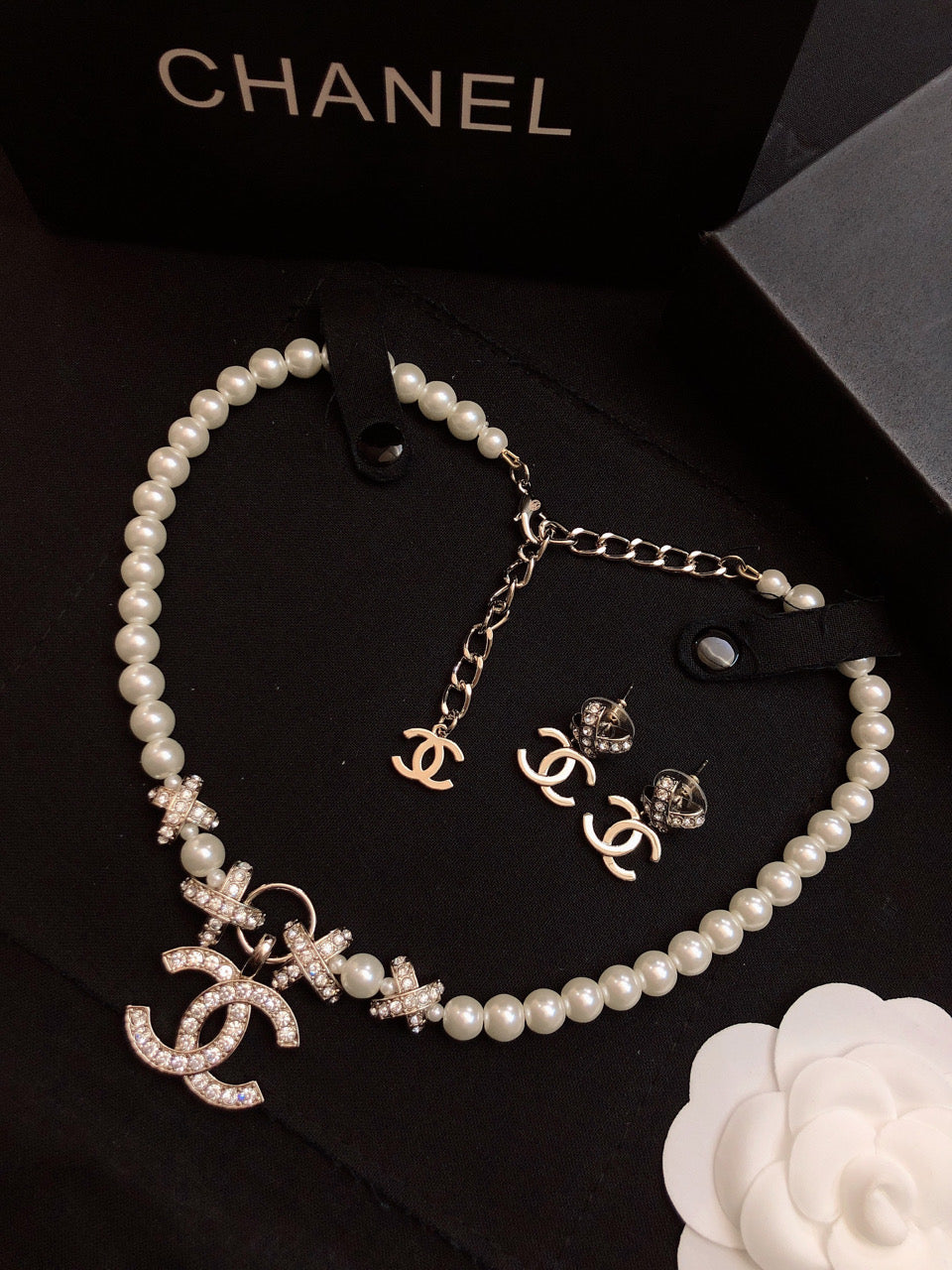 CHANEL Pearl Necklace