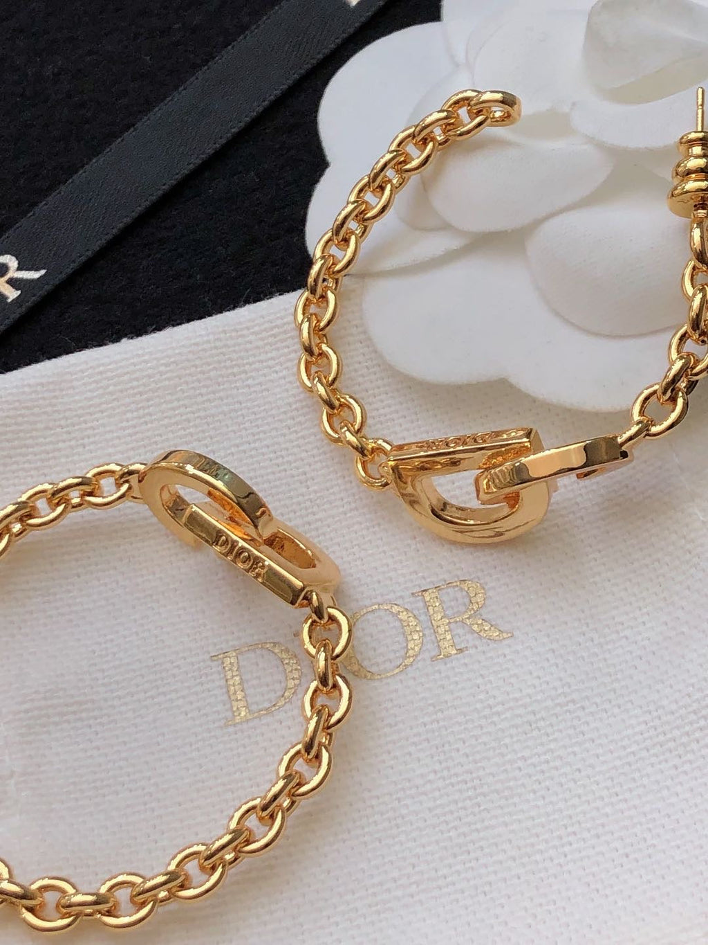 DIOR P53 Pearl Vintage Earrings