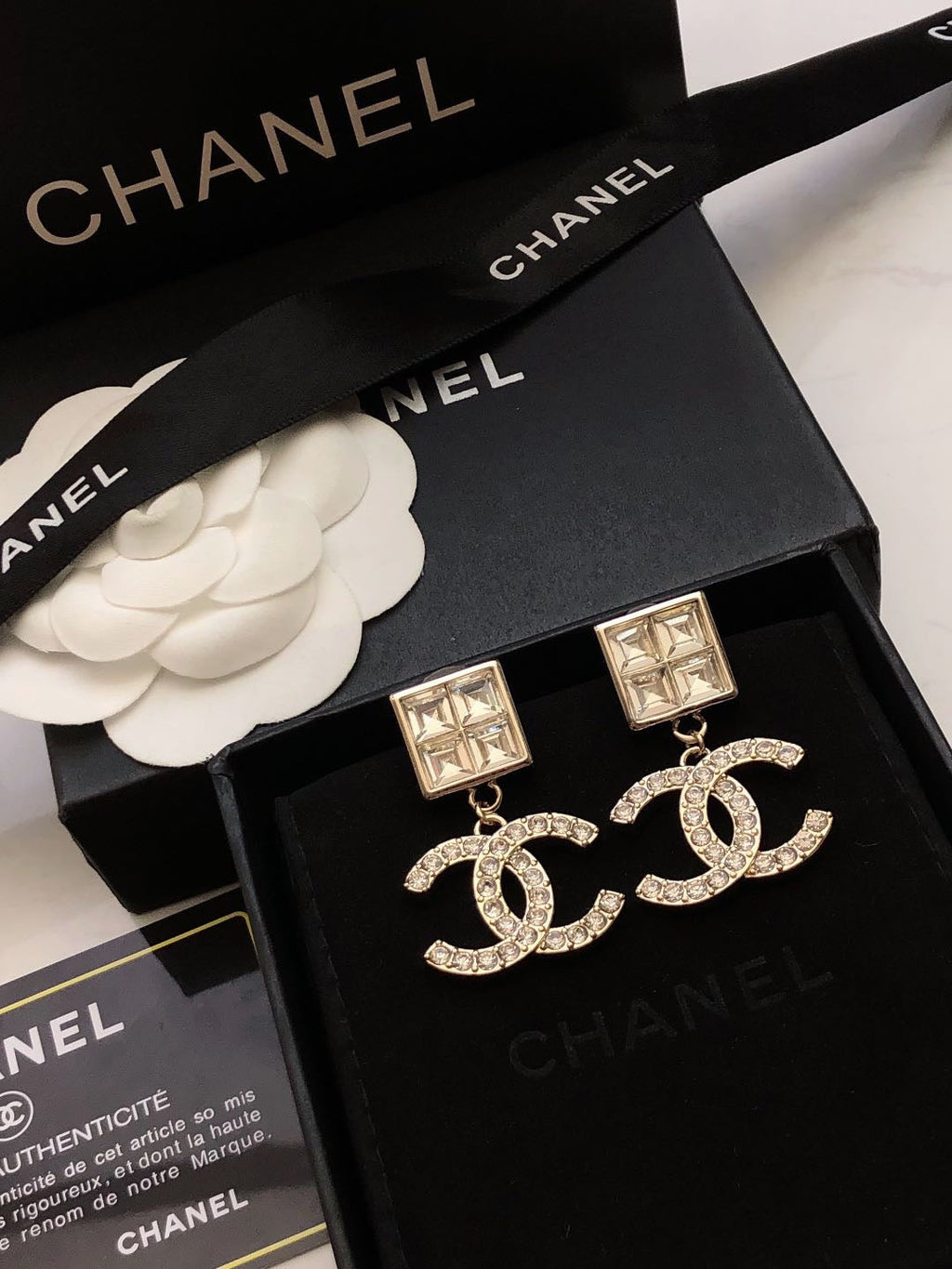 CHANEL Pearl Earrings