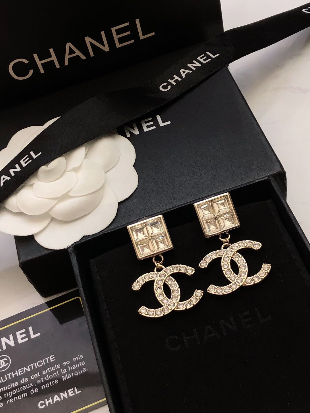 CHANEL Pearl Earrings