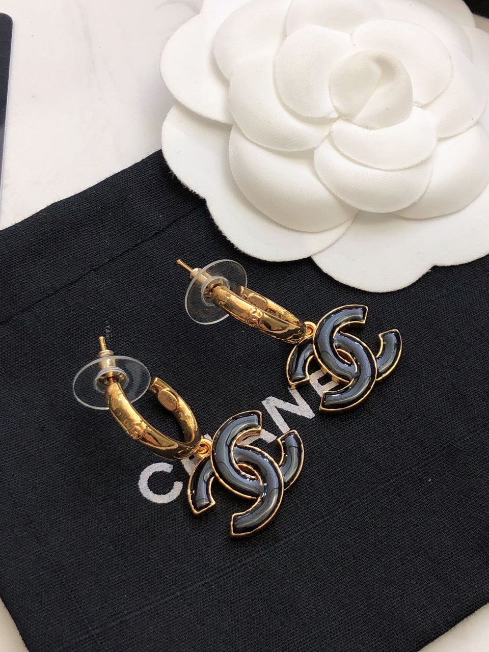 CHANEL Enamel Double-C Vintage Pendant Necklace