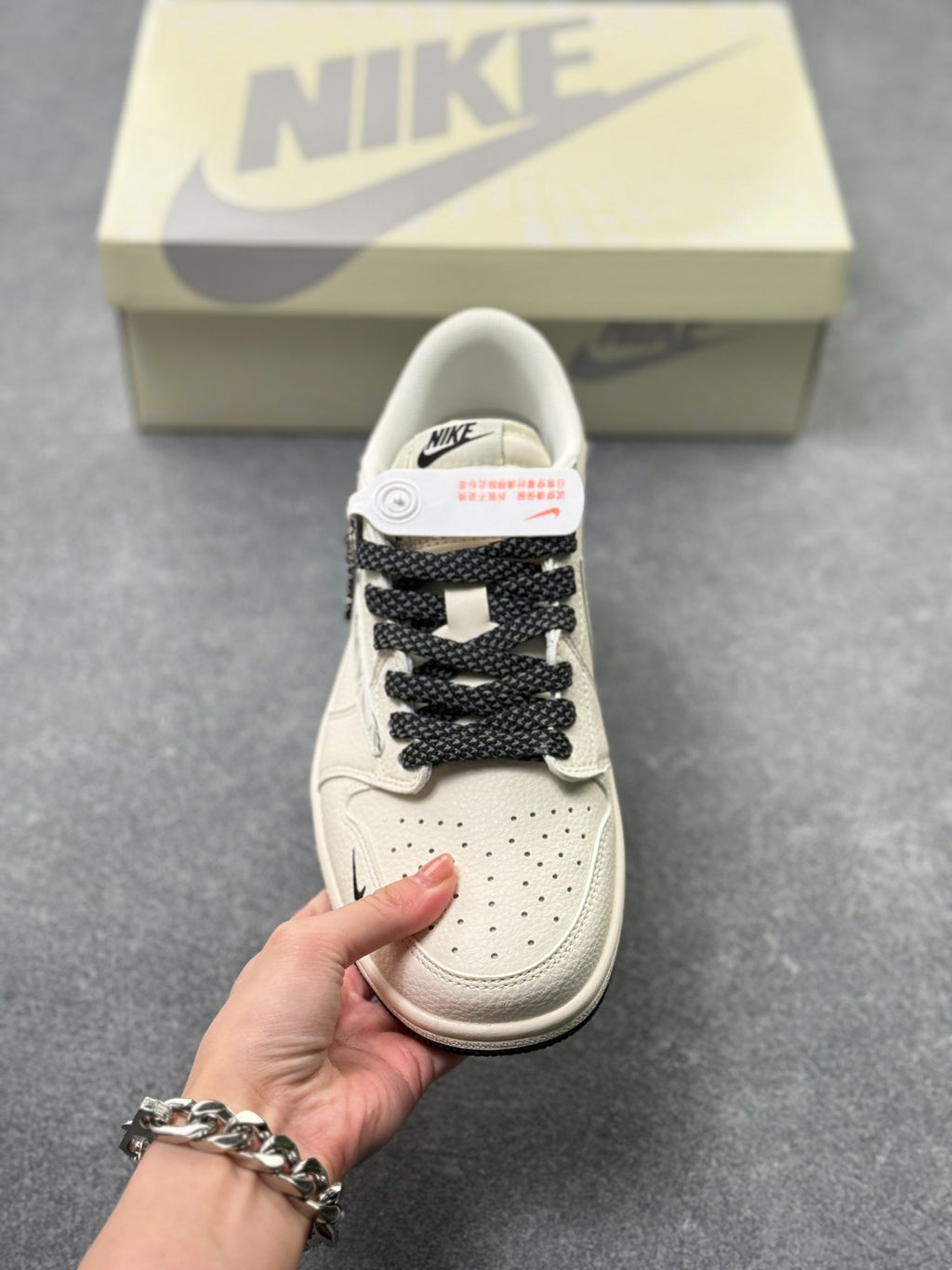 Nike Air Jordan 1 Low - Image 2