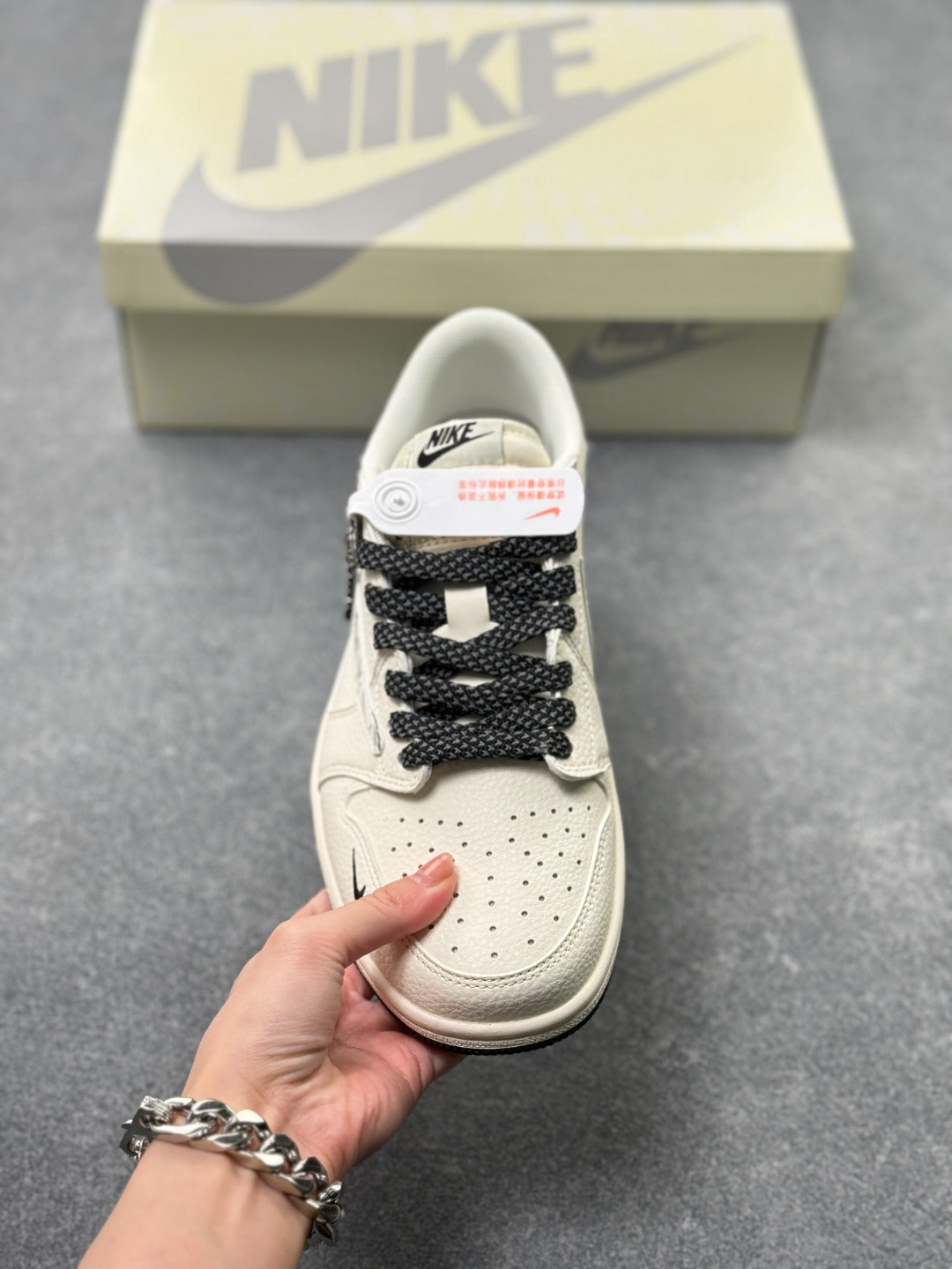 Nike Air Jordan 1 Low - Image 2
