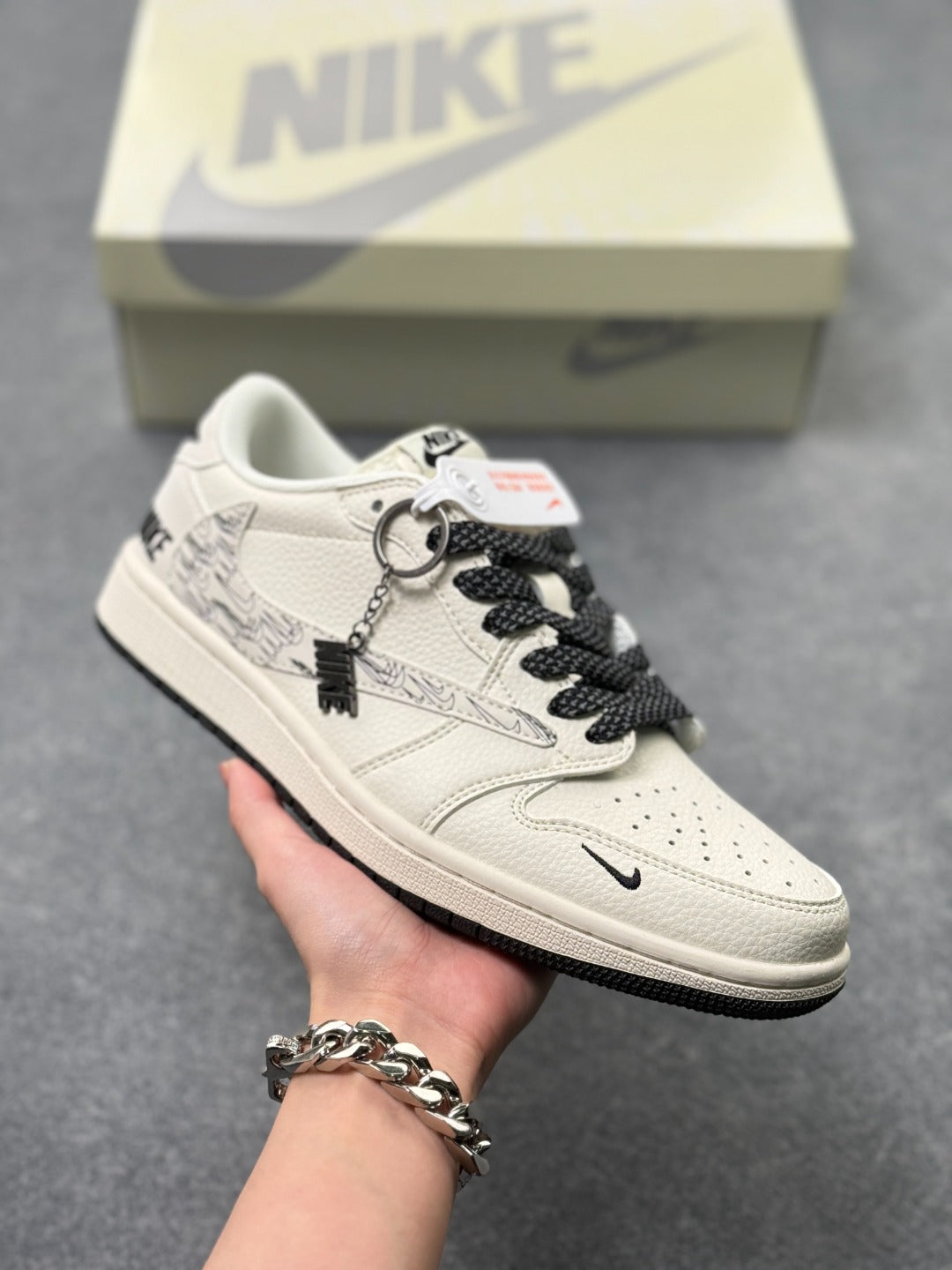 Nike Air Jordan 1 Low - Image 1