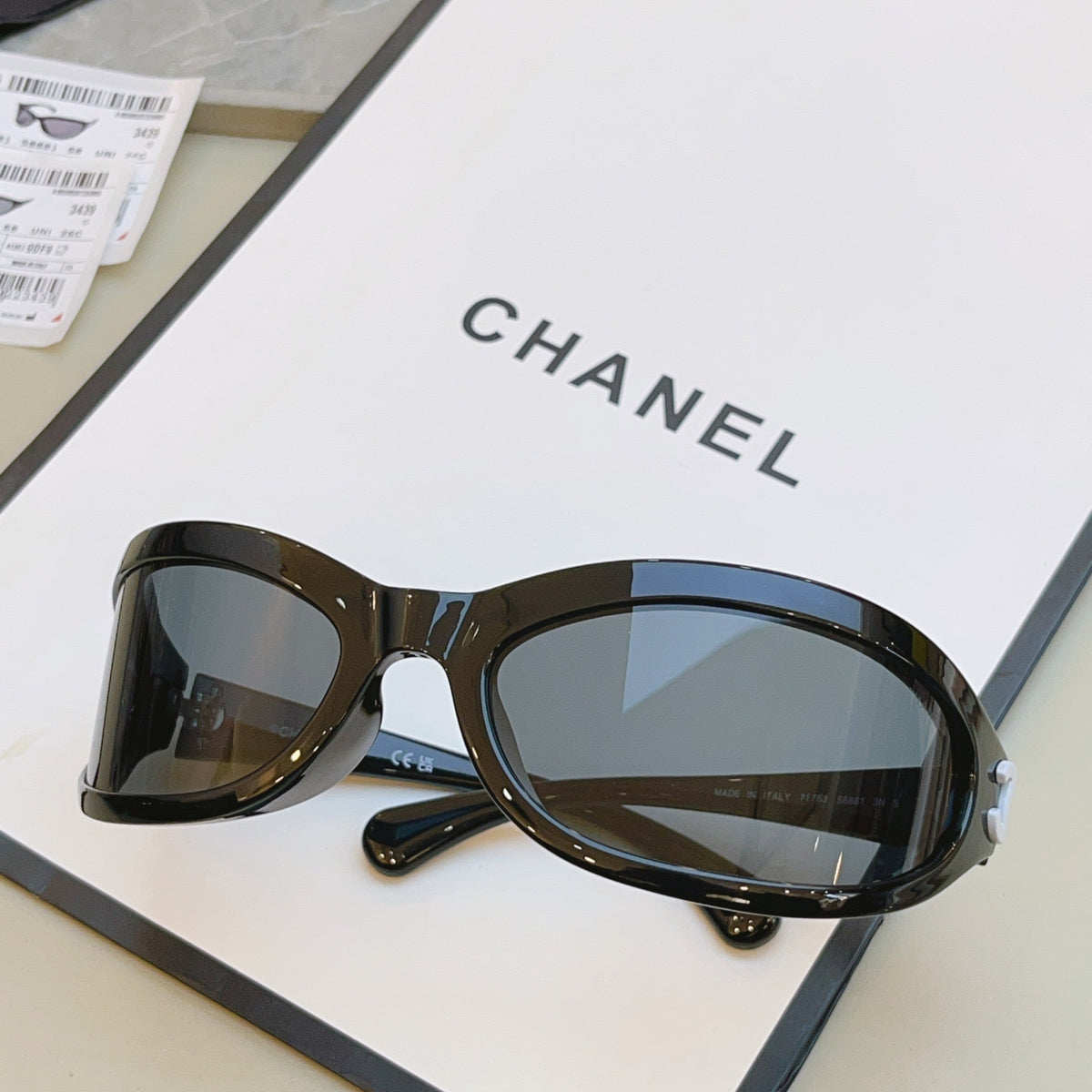 CHANEL Fashion Sunglasses