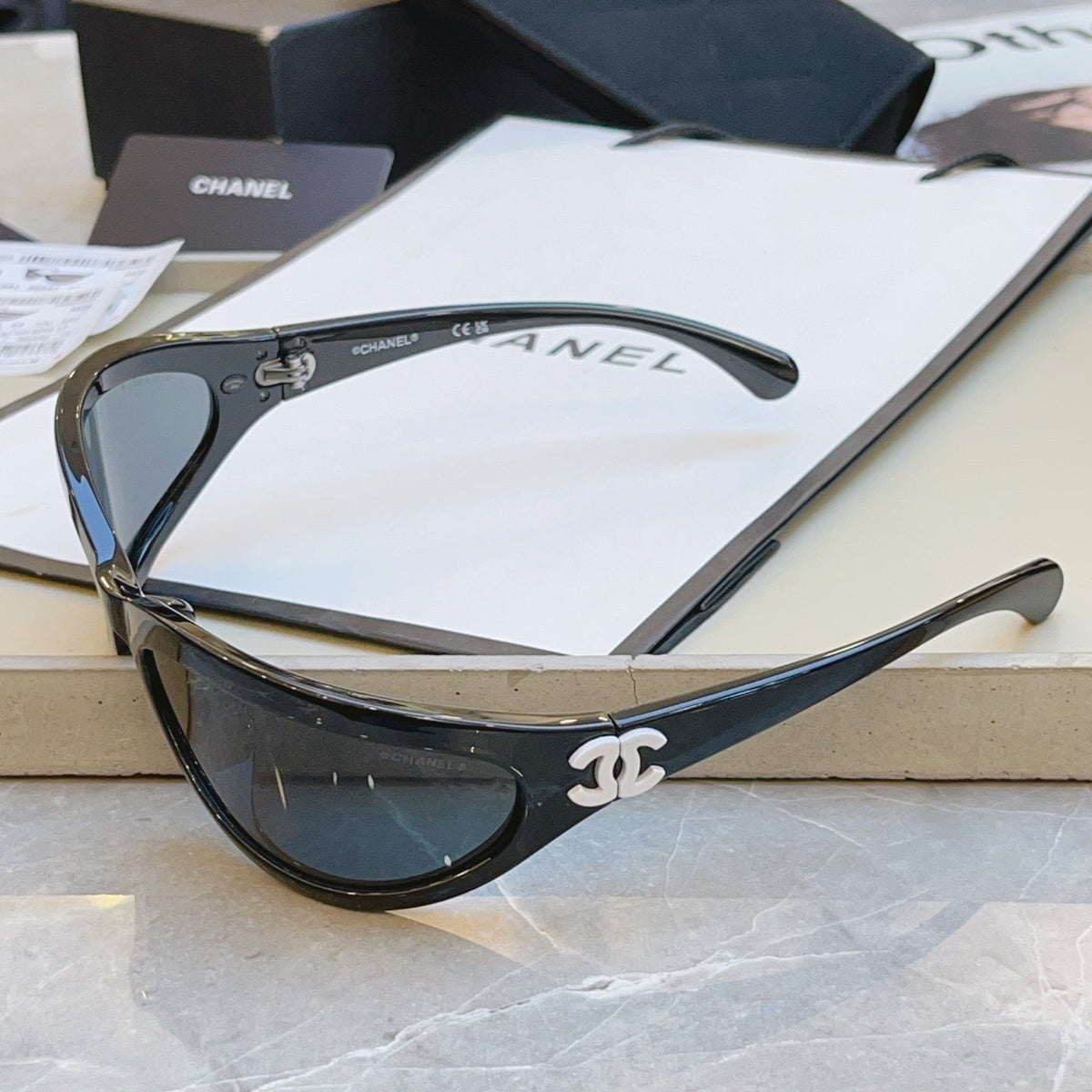 CHANEL Fashion Sunglasses