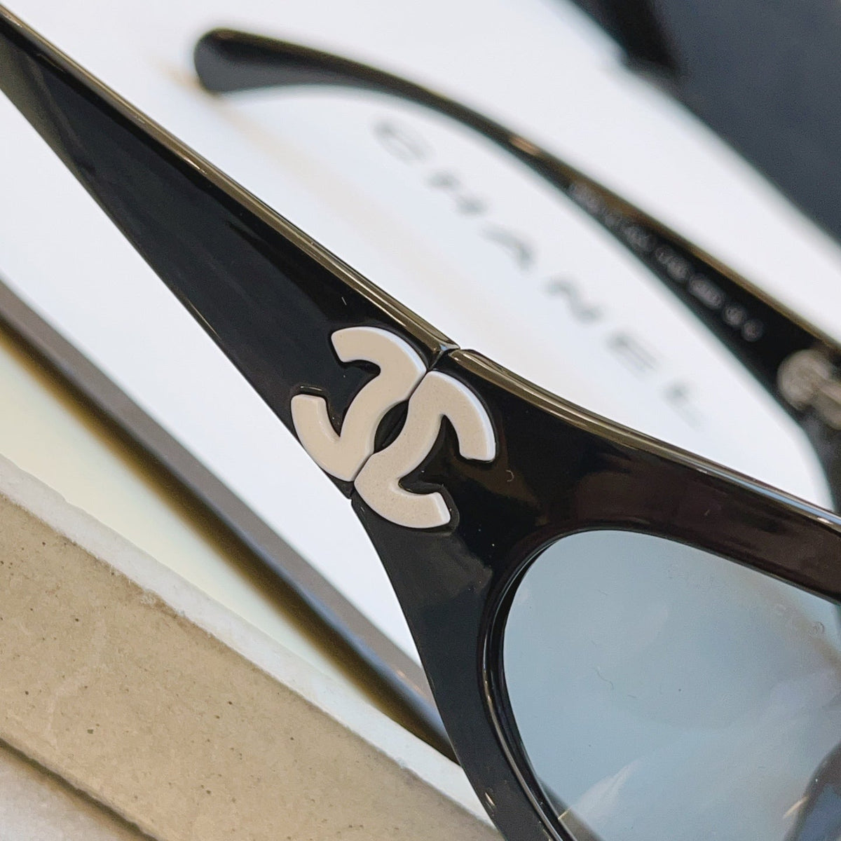 CHANEL Fashion Sunglasses
