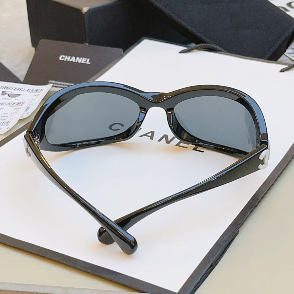 CHANEL Fashion Sunglasses